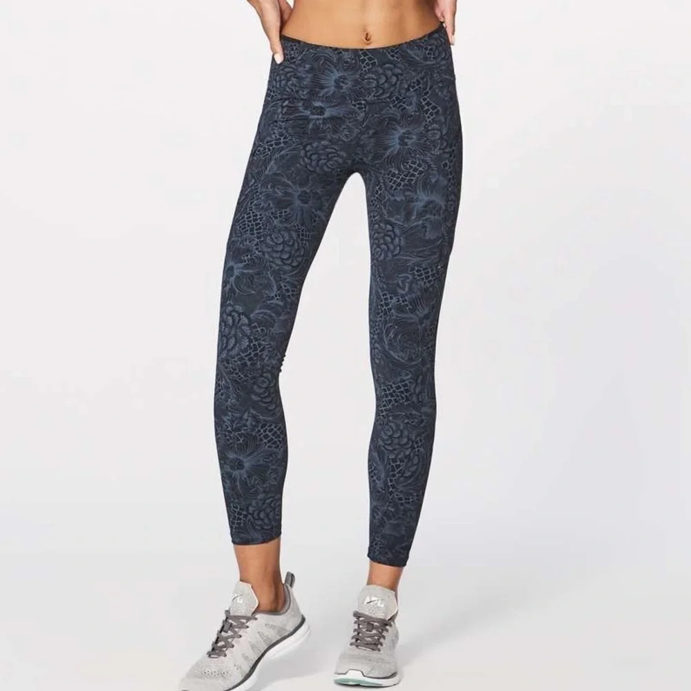 Lululemon Run On Tight (25